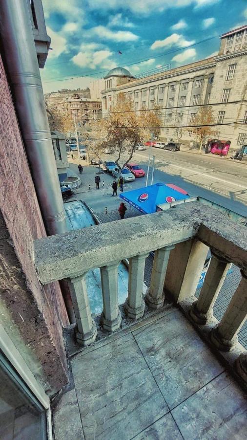 Шикарная Однушка На Абовяна Erevan Exterior foto